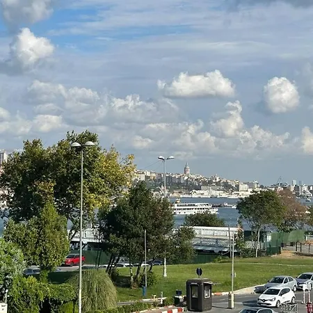 Waterfront By The Tram - Private Terrace With Dome & Golden Horn View In Fatih 伊斯坦布尔