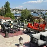 Waterfront By The Tram - Private Terrace With Dome & Golden Horn View In Fatih