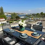 Waterfront By The Tram - Private Terrace With Dome & Golden Horn View In Fatih 別荘
