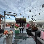 Waterfront By The Tram - Private Terrace With Dome & Golden Horn View In Fatih 別荘