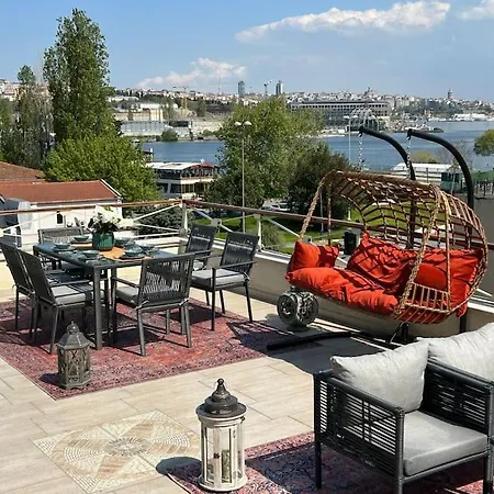 Waterfront By The Tram - Private Terrace With Dome & Golden Horn View In Fatih