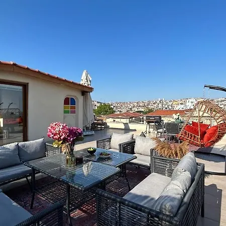 Waterfront By The Tram - Private Terrace With Dome & Golden Horn View In Fatih *