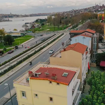 Waterfront By The Tram - Private Terrace With Dome & Golden Horn View In Fatih *