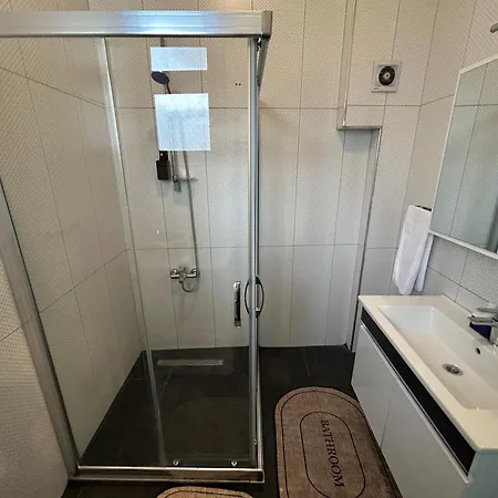 Feriehus Waterfront By The Tram - Private Terrace With Dome & Golden Horn View In Fatih *