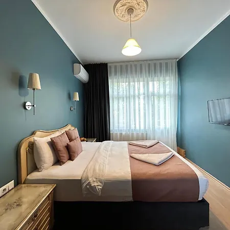 Waterfront By The Tram - Private Terrace With Dome & Golden Horn View In Fatih Istanbul