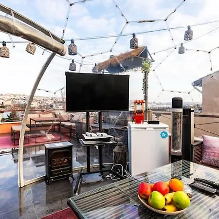 Waterfront By The Tram - Private Terrace With Dome & Golden Horn View In Fatih