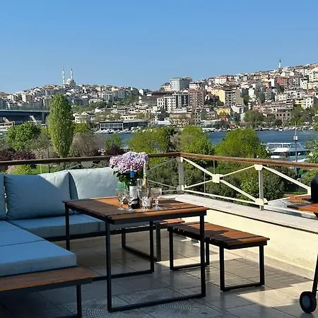 Holiday home Waterfront By The Tram - Private Terrace With Dome & Golden Horn View In Fatih *