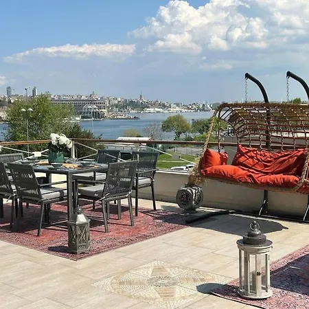 Waterfront By The Tram - Private Terrace With Dome & Golden Horn View In Fatih *