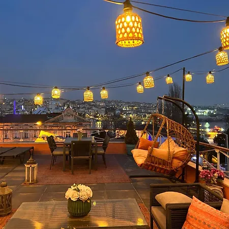 Waterfront By The Tram - Private Terrace With Dome & Golden Horn View In Fatih * Isztambul